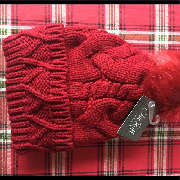 ❄️ Super Cozy Pom Pom Beanie ❄️ - Picture 4 of 8